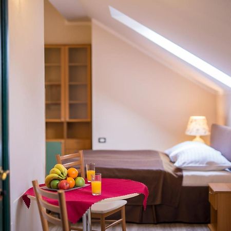 Duskova Apartments Praha Bagian luar foto