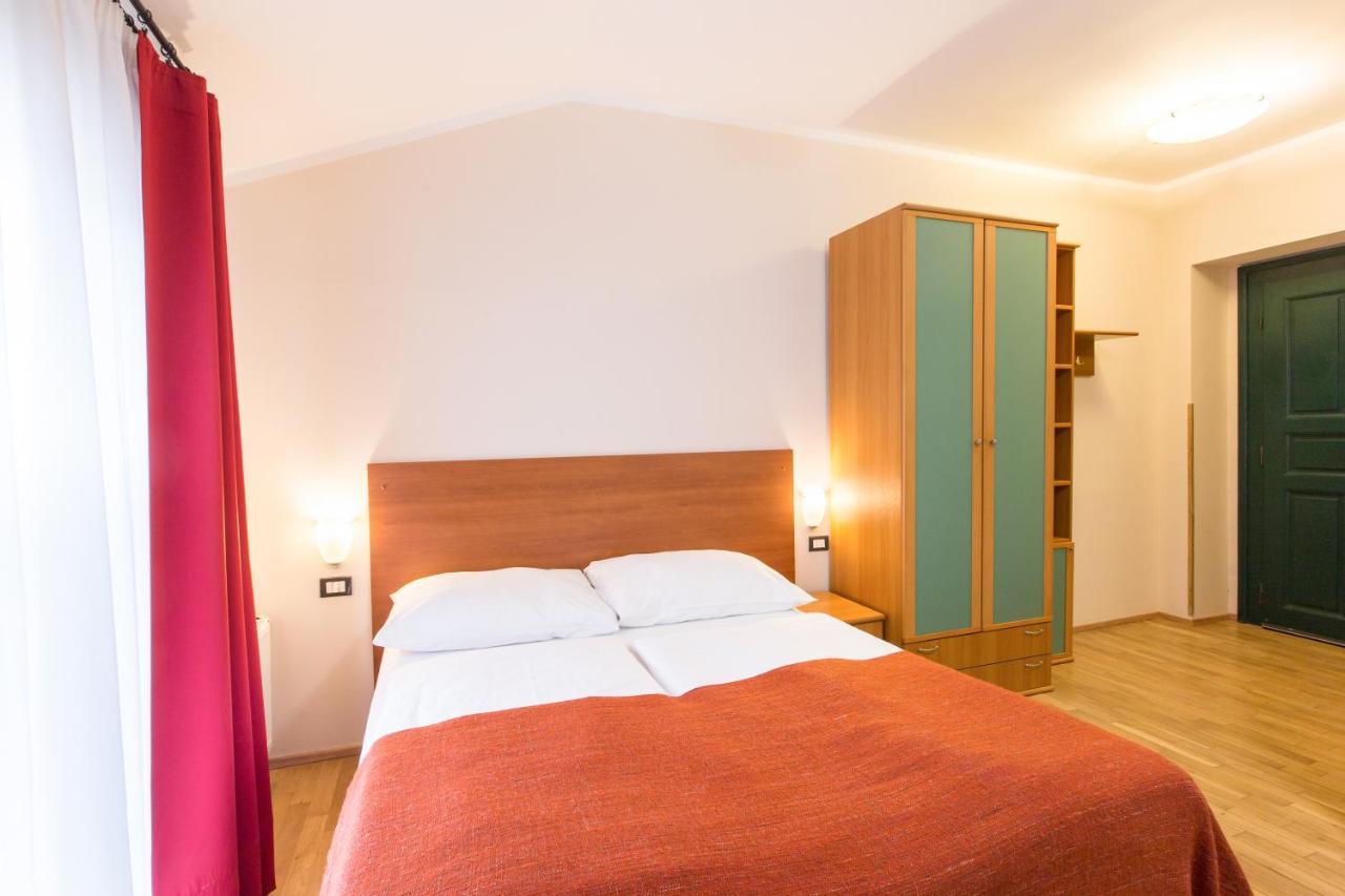 Duskova Apartments Praha Bagian luar foto