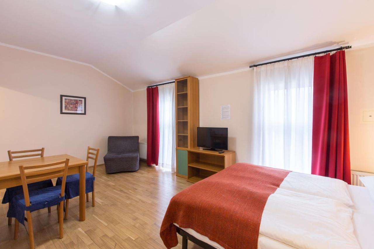 Duskova Apartments Praha Bagian luar foto
